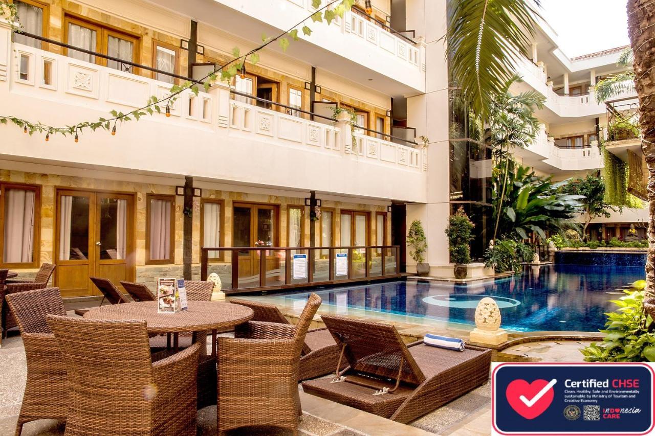 Famous Hotel Kuta Formerly Permata Kuta Hotel Buitenkant foto